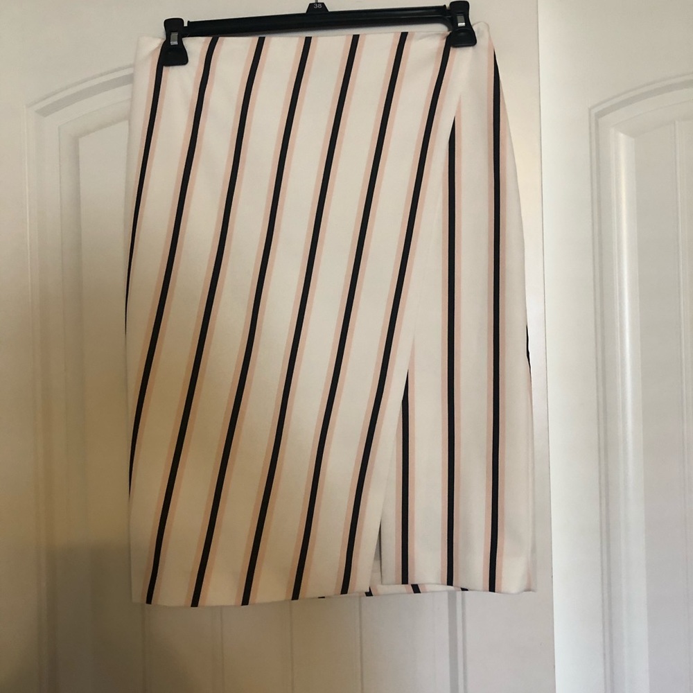 Pencil skirt split in front